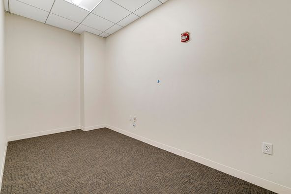 106 Catoctin Cir SE, Leesburg, VA 20175